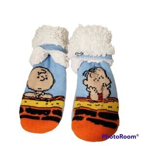 PEANUTS Ladies Sherpa Lined Gripper Bottom Slipper Socks Charlie Brown, Linus
